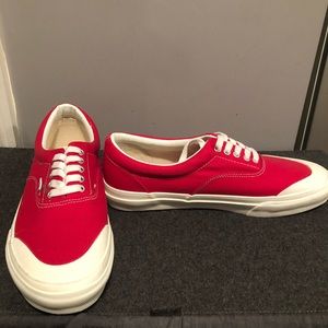 Mens half moon era japan limited release sneakers